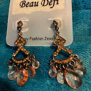 pendelin chandelier earrings champagne-colored stones and rhinestones.Vintage NW
